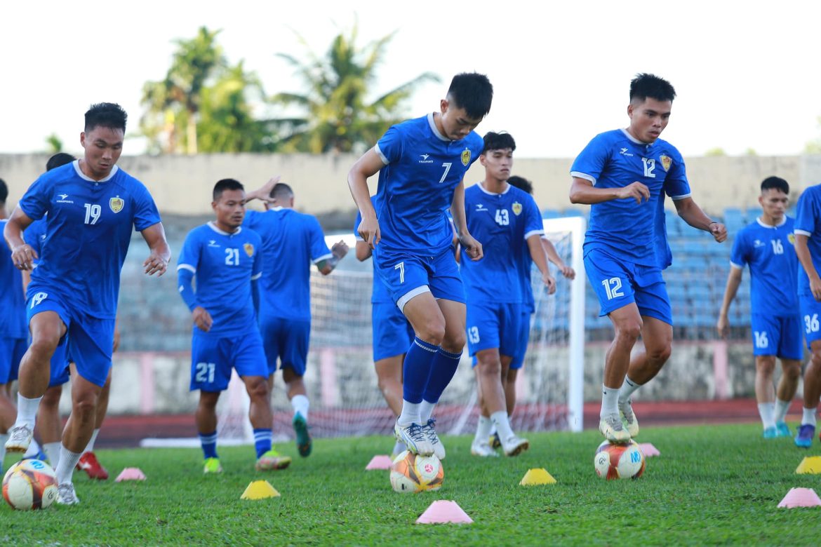 Đá 5 trận, HLV V-League chỉ mong có 5 điểm