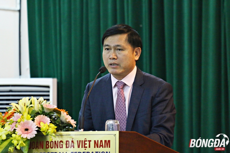 “Đã đến lúc V-League phải kiếm ra tiền”