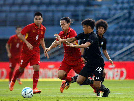 Đá thua Thái, xuất khẩu cầu thủ càng thua!