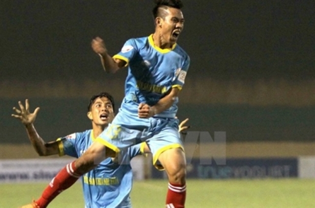 “Dạy dỗ” cầu thủ HAGL, Quốc Chí bị VFF xử phạt