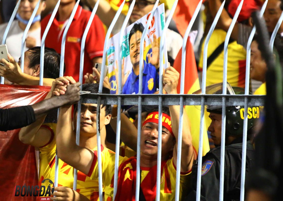 Đây! quyết định đặc biệt của HLV Văn Sỹ “giải cứu” Nam Định