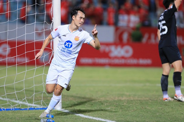 Để Thể Công Viettel lội ngược dòng, Nam Định vấp ngã trong cuộc đua vô địch