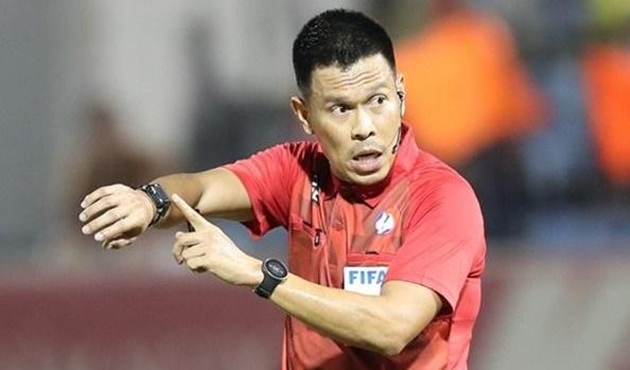 Điểm tin bóng đá Việt Nam 17/4: Trọng tài ngoại xuất hiện ở vòng 19 V-League; Ông Roland quay về vai trò cũ