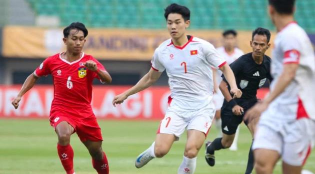 Điểm tin bóng đá Việt Nam 20/7: HLV Kim Sang-sik thận trọng; Viktor Lê ghi dấu ấn lịch sử