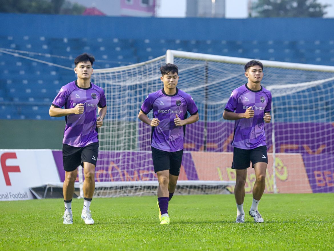 Điểm tin bóng đá Việt Nam 20/9: Becamex TPHCM phủ nhận việc nợ lương; Hà Nội FC thay đổi nhân sự thượng tầng