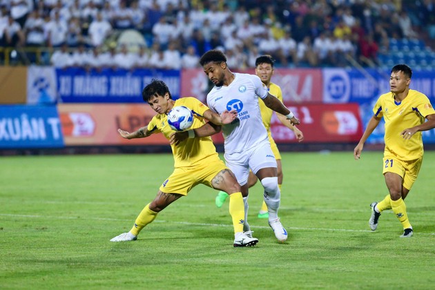 Điểm tin bóng đá Việt Nam 24/09: Công Phượng ‘hẹn hò’ Tấn Tài; Xuân Son nhận cú hích từ HLV Kim Sang-sik