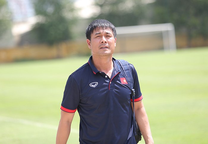 Điểm tin bóng đá Việt Nam sáng 01/12: Công Vinh nổ “bom tấn”, Hữu Thắng sắp tái xuất