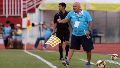 Điểm tin bóng đá Việt Nam sáng 29/6: HLV Petrovic ban lệnh “cấm trại”