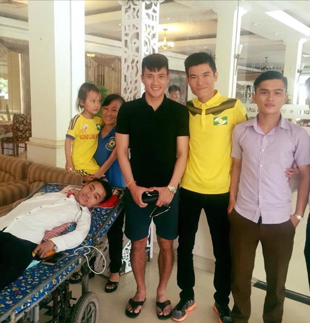 Điểm tin bóng đá Việt Nam sáng 9/4: Công Vinh lại ghi điểm với quê hương