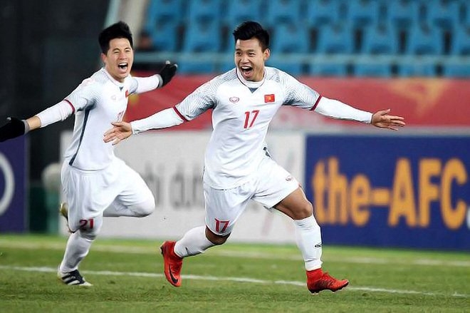 Điểm tin bóng đá Việt Nam tối 09/10: Bầu Đức muốn Văn Thanh được chữa trị tốt nhất