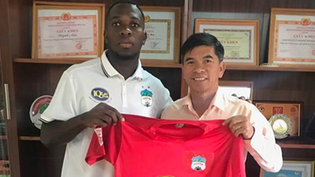 Điểm tin bóng đá Việt Nam tối 13/03: HAGL chấp tây ở V-League, Nsi nhận án cấm thi đấu 1 năm