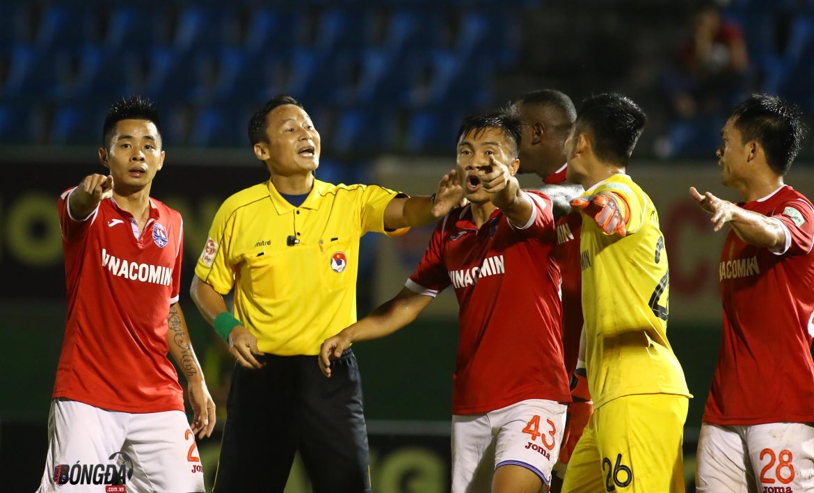 Điểm tin bóng đá Việt Nam tối 15/09: Kỷ luật vô thời hạn trọng tài “bẻ còi” sân Gò Đậu