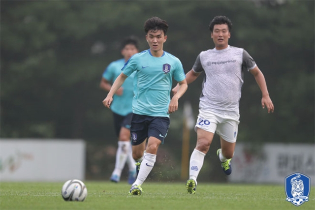 Điểm tin bóng đá Việt Nam tối 16/07: Công Vinh muốn đưa CĐV TP.HCM ra nước ngoài