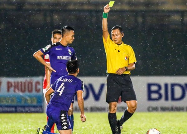 Điểm tin bóng đá Việt Nam tối 16/09: BLV Quang Huy ngán ngẩm với trọng tài Việt