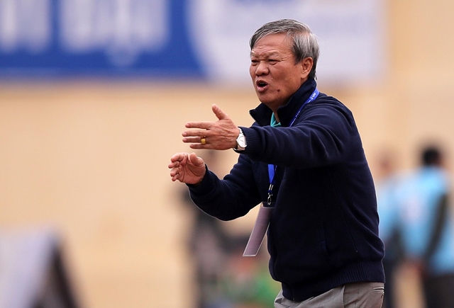 Điểm tin bóng đá Việt Nam tối 25/04: HLV Lê Thụy Hải phát biểu “sốc” vụ Tiến Dũng diễn catwalk