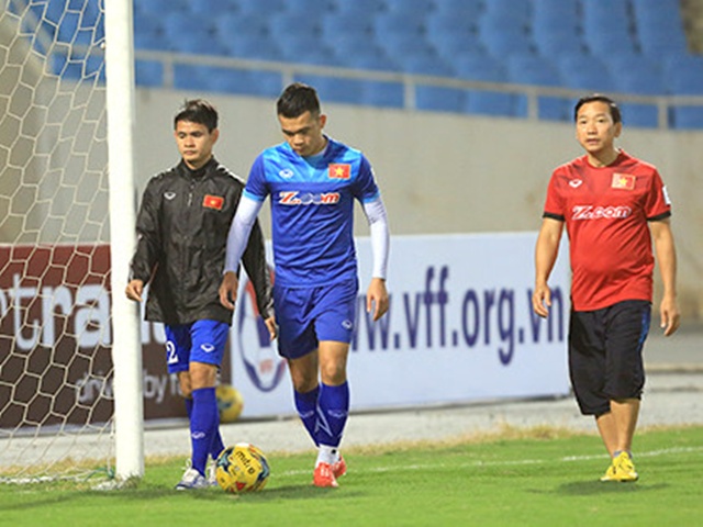 Điểm tin tối bóng đá trong nước (11/1): Hãy cho Phượng thời gian