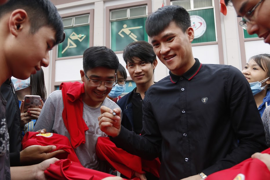 Điểm tin tối bóng đá trong nước (7/1): Công Vinh ghi điểm, Công Phượng nhạt nhòa