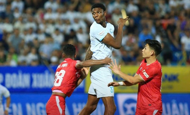 Đình Triệu nói về tân binh cao hơn 2m của V.League