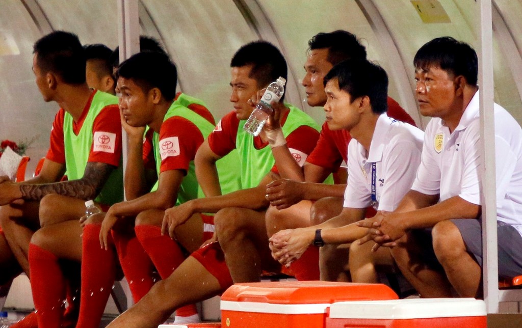 Đội bóng TP.HCM trừ lương cầu thủ vì hành động xấu