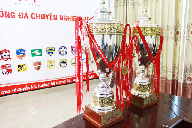 Đội vô địch V-League 2017 sẽ được nhận 2 chiếc cúp