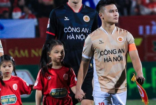 Đồng ý ở lại CAHN, Quang Hải nhận số tiền lót tay khổng lồ