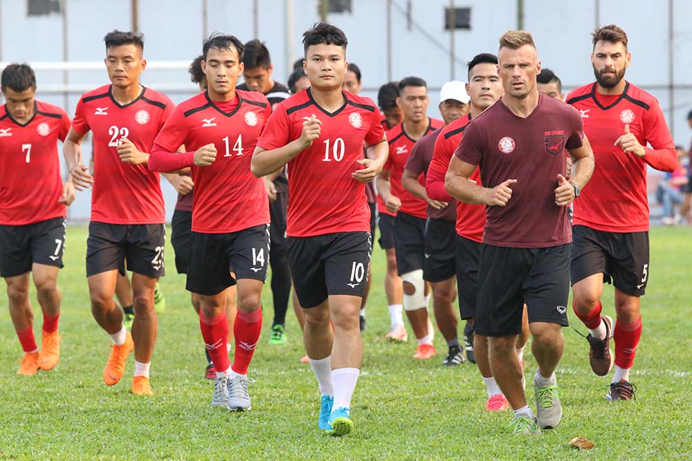 Đua thể lực, thầy trò Miura sẵn sàng “bắn hạ” SLNA