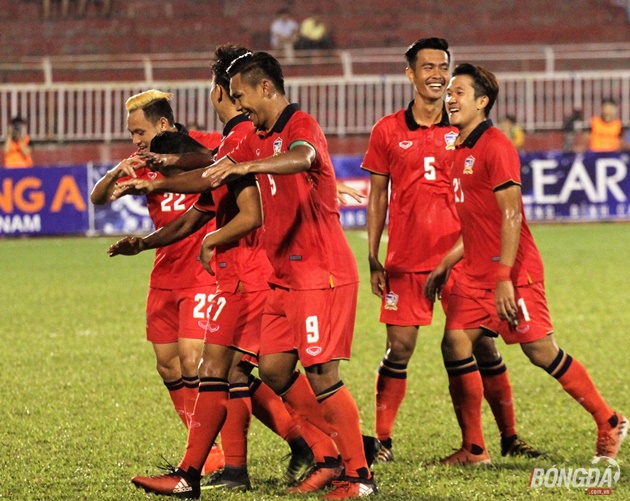 Đừng cười Bầu Đức, cần lắm sự chung tay