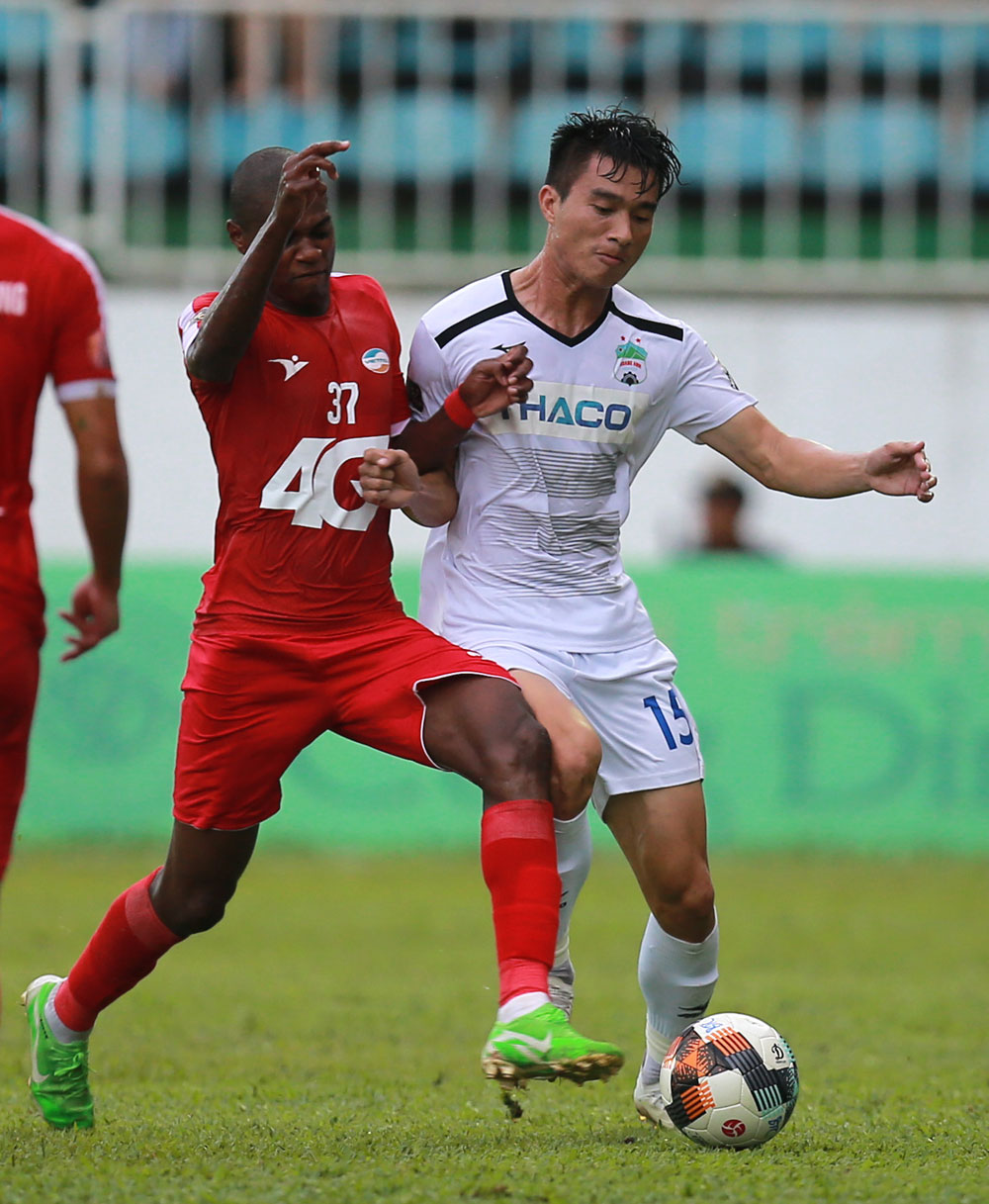 Đứt mạch bất bại, HAGL lại lạc lối vì điểm “chết” hàng phòng ngự