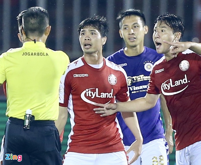 Ép sân liên tục, CLB TPHCM vẫn bị Hà Nội FC “huỷ diệt” không thương tiếc