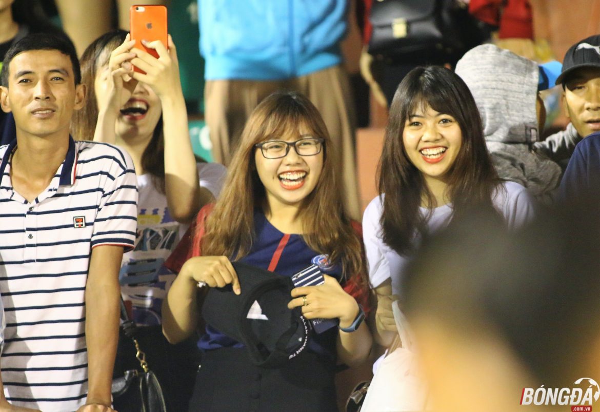 Fan phố núi vui ngất ngây ngày Minh Vương tỏa sáng