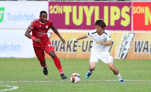 Giữ đôi chân “pha lê” của Tuấn Anh