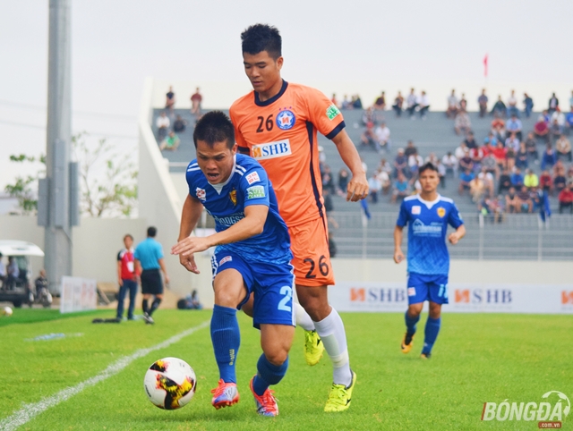 Giúp SHB Đà Nẵng ngược dòng, Đức Chinh có hành động ý nghĩa với Merlo