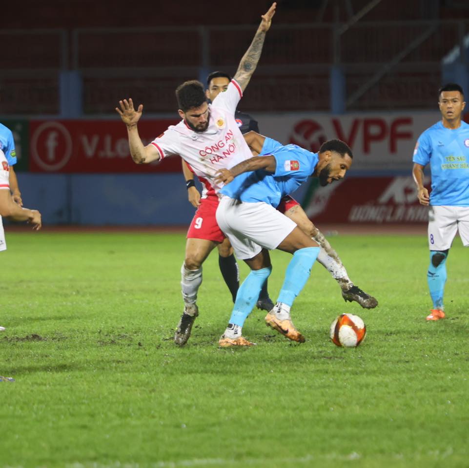 Hạ gục CAHN, HLV Khánh Hòa lên tiếng về vai trò của cựu đội trưởng tuyển Việt Nam