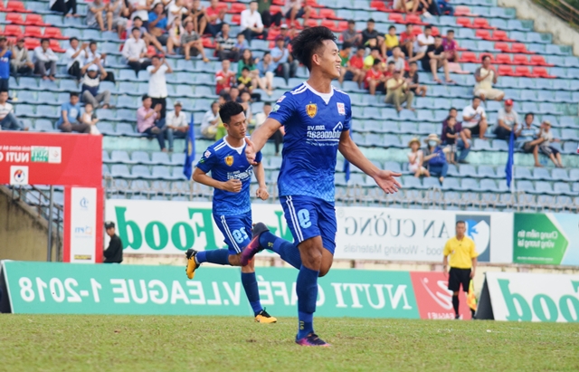 Hà Minh Tuấn bị tai nạn giao thông,  ĐKVĐ Quảng Nam gặp “đại hạn”