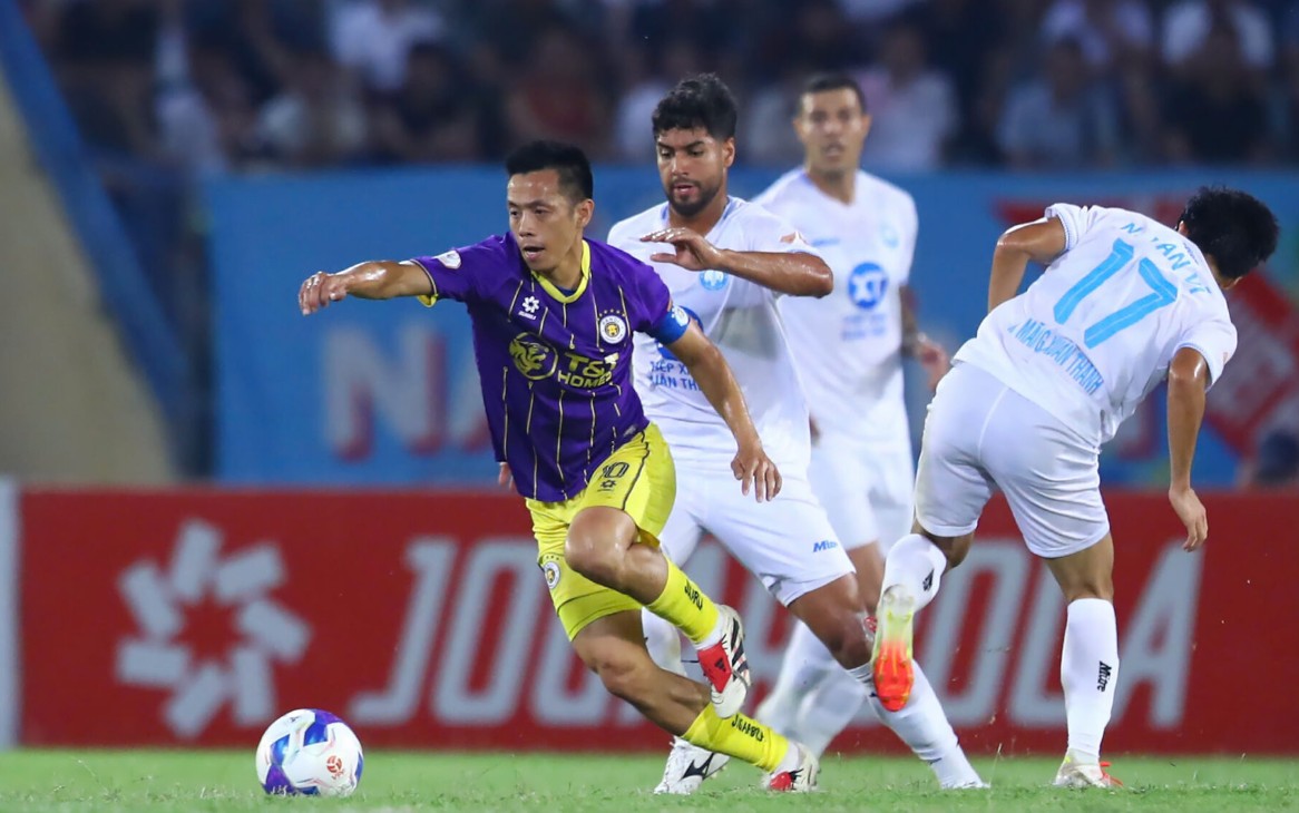 Hà Nội FC thua đậm trước Nam Định, NHM gửi lời động viên