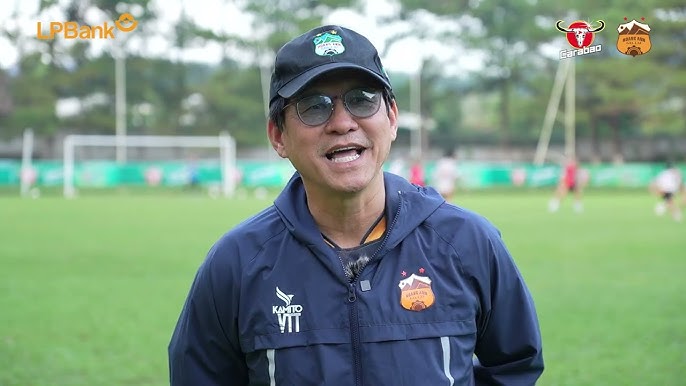 HAGL nói không với cầu thủ Việt kiều, chỉ dùng ‘cây nhà lá vườn