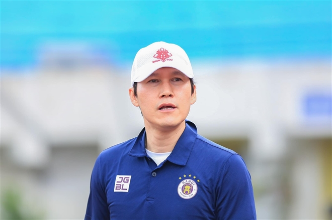 HAGL quá mạnh, HLV Hà Nội FC nói thẳng về cuộc đua vô địch V-League