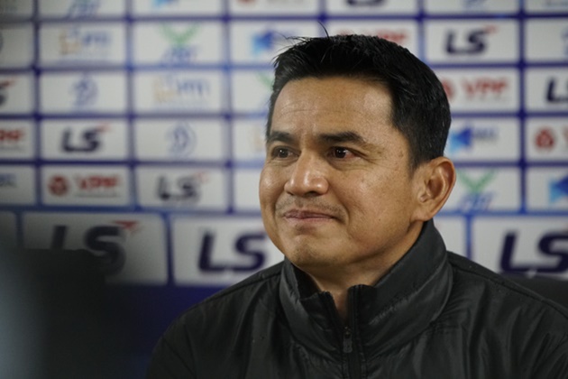 HAGL thắng nhọc, Kiatisak nói thẳng về sức mạnh Nam Định