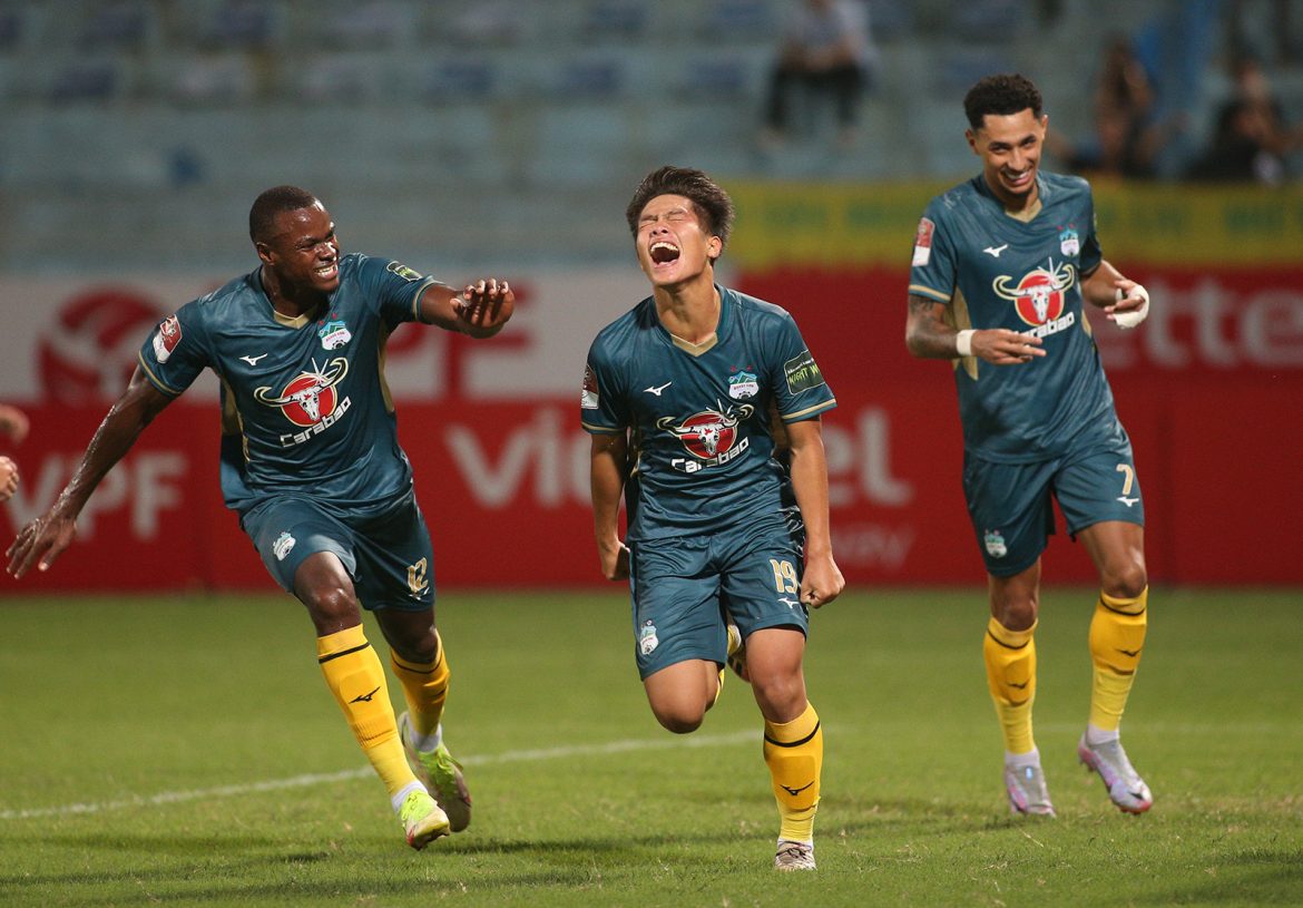 HAGL thắng to Viettel: Mong quân bầu Đức đừng đá… cho vui nữa