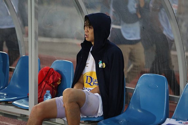 HAGL: Tuấn Anh khóc, bầu Đức đau…