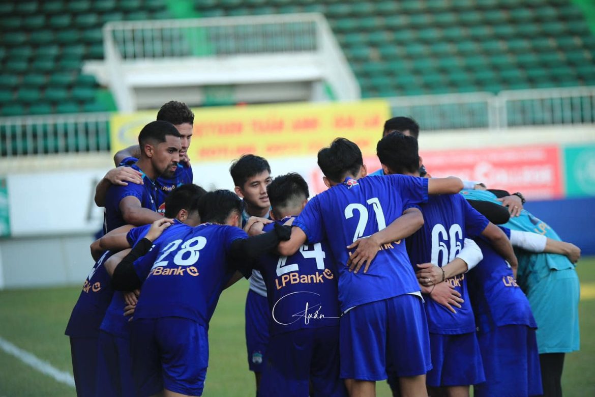 “HAGL tuy cuối bảng nhưng đá sân nhà rất ghê gớm”