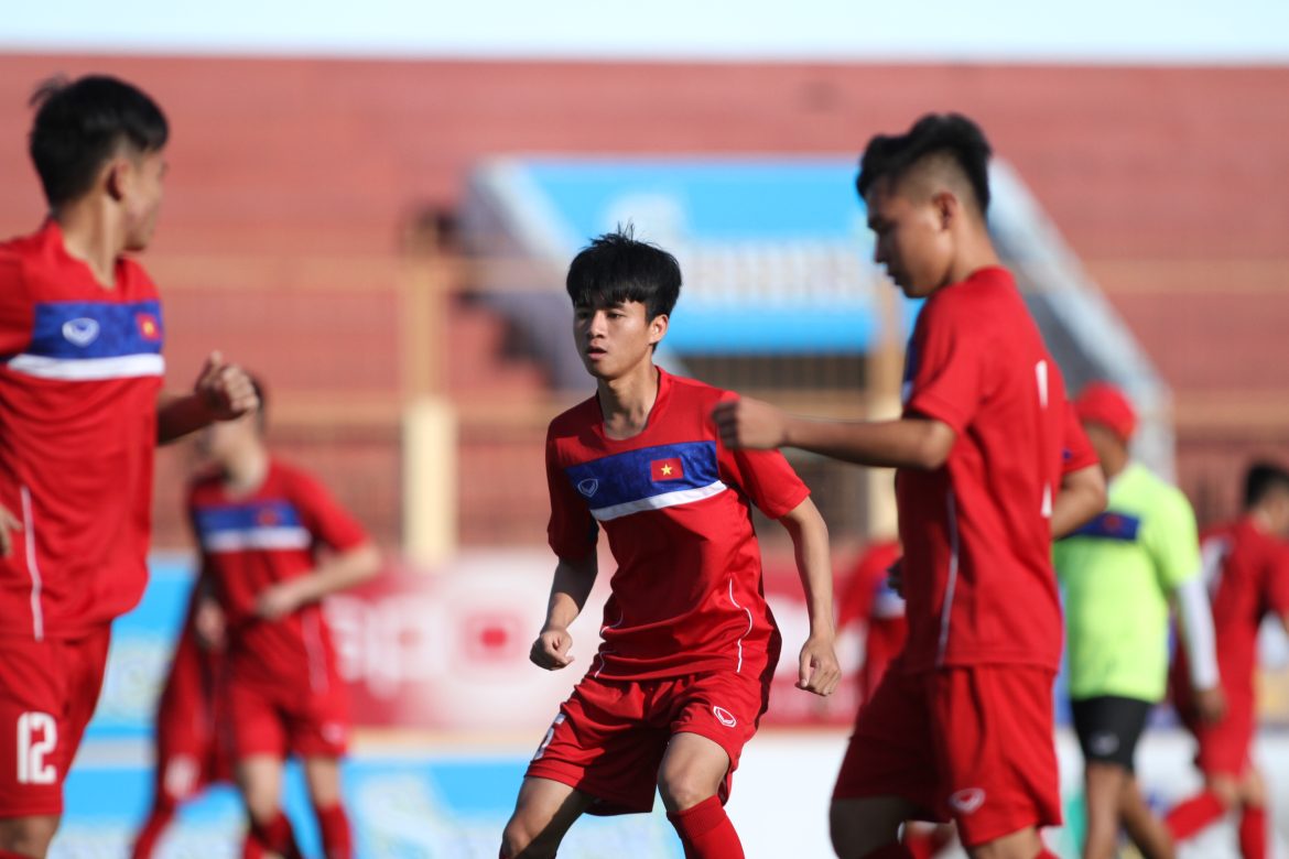 Hải Phòng “cậy nhờ” bầu Đức, không quan tâm sao tuyển