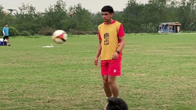 Hải Phòng đón tiền đạo Việt kiều 1m86