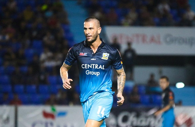 Hai “siêu ngoại binh” của CLB TPHCM chuẩn bị gặp HLV Miura