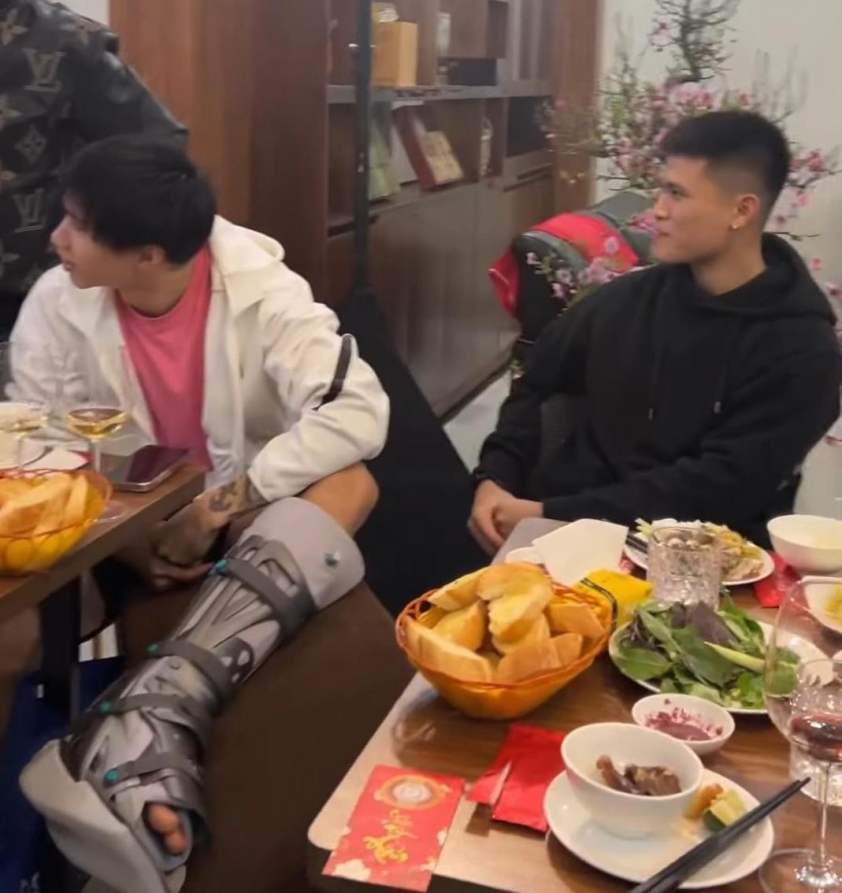 Hình ảnh đáng lo ngại của Đoàn Văn Hậu