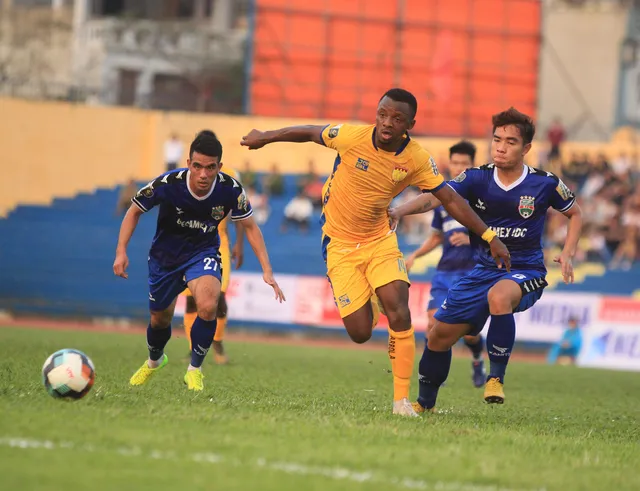 HLV Bình Dương nói gì khi Anh Đức vắng mặt ở trận khai màn V-League 2019
