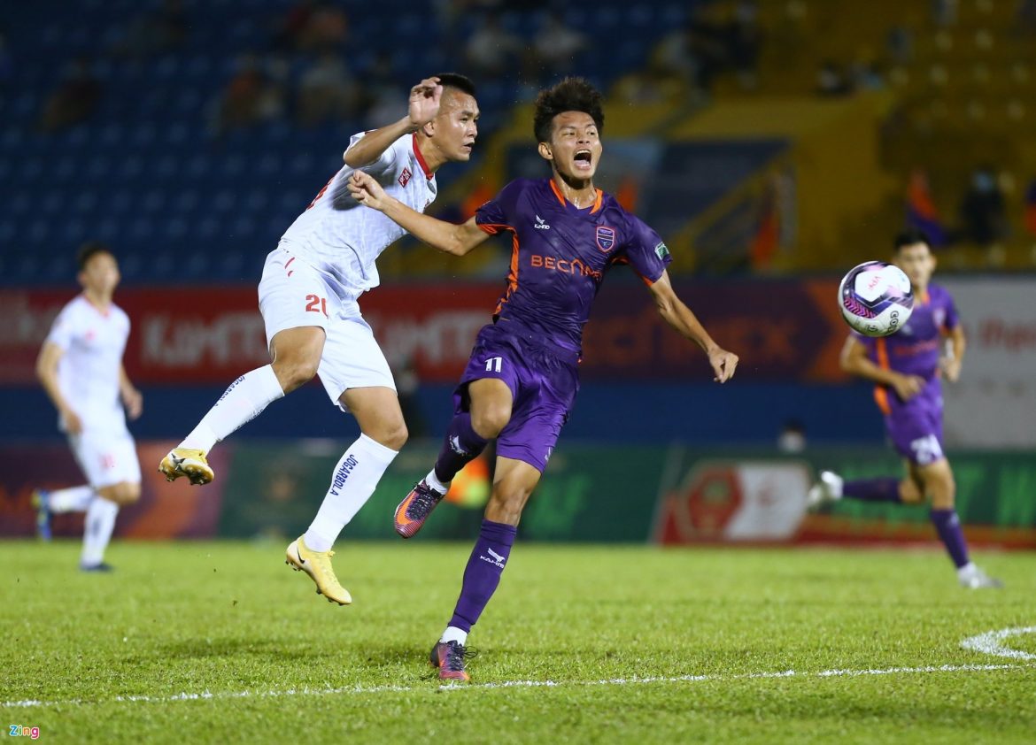 HLV Chu Đình Nghiêm chê trọng tài