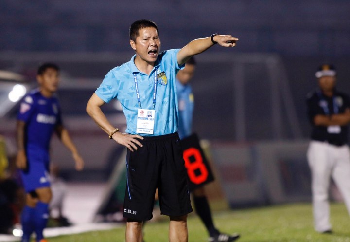 HLV Chu Đình Nghiêm: “Trọng tài quá nặng tay với Hà Nội FC”