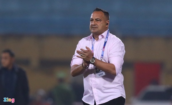 HLV Công An Hà Nội nói gì sau khi đè bẹp Bình Định
