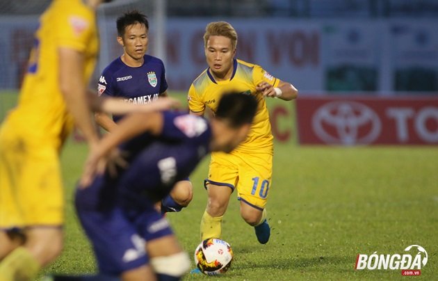 HLV Đức Thắng không hài lòng về trọng tài